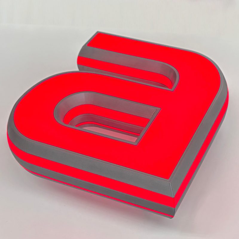 前面と樽形の側面のラインが光る3Dtype-Cの文字「a」