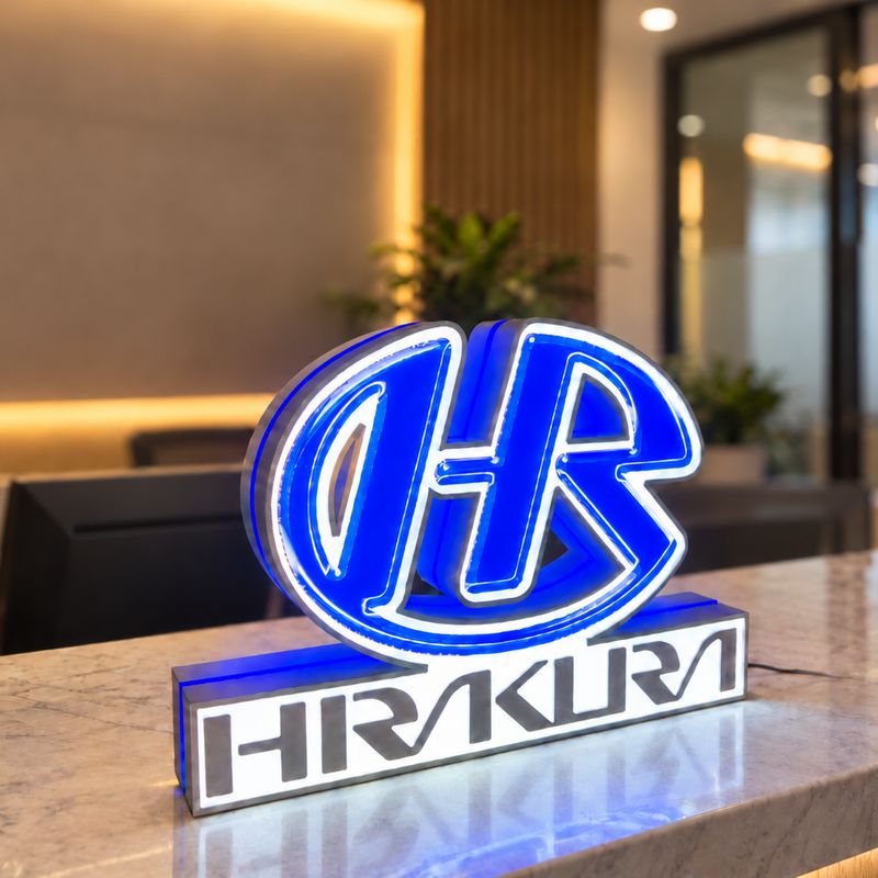 会社のロゴを光らせた受付サイン